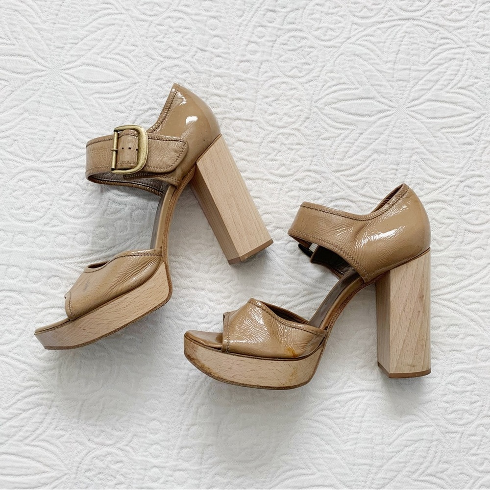 Chloé Nude Patent Leather Platform Sandals